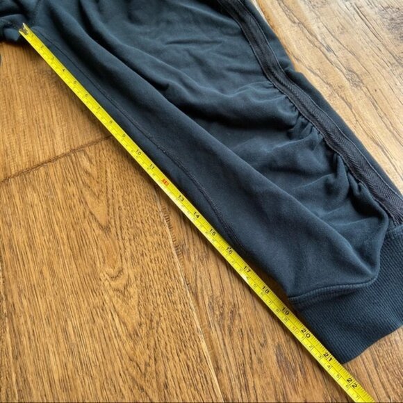 Lululemon Black cuddle crop jogger size 8 - Picture 3 of 8